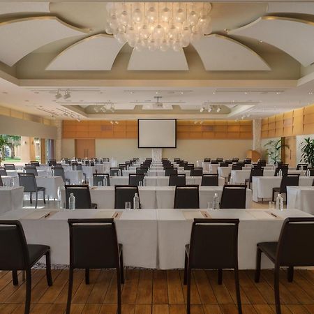 Ana Intercontinental Manza Beach Resort By Ihg Onna Exterior photo