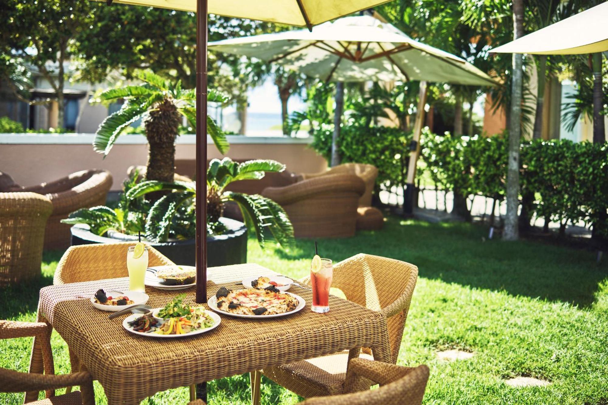 Ana Intercontinental Manza Beach Resort By Ihg Onna Exterior photo