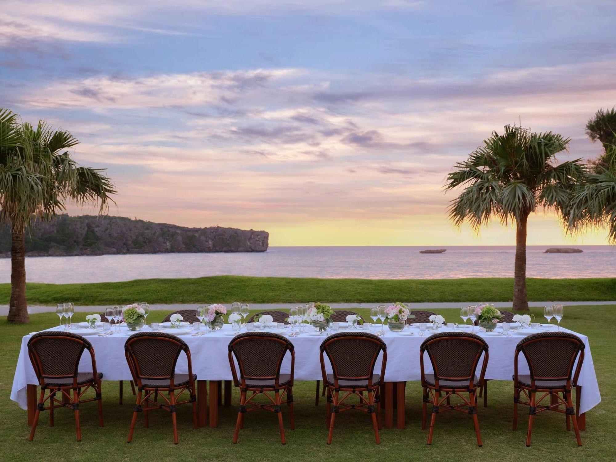 Ana Intercontinental Manza Beach Resort By Ihg Onna Exterior photo