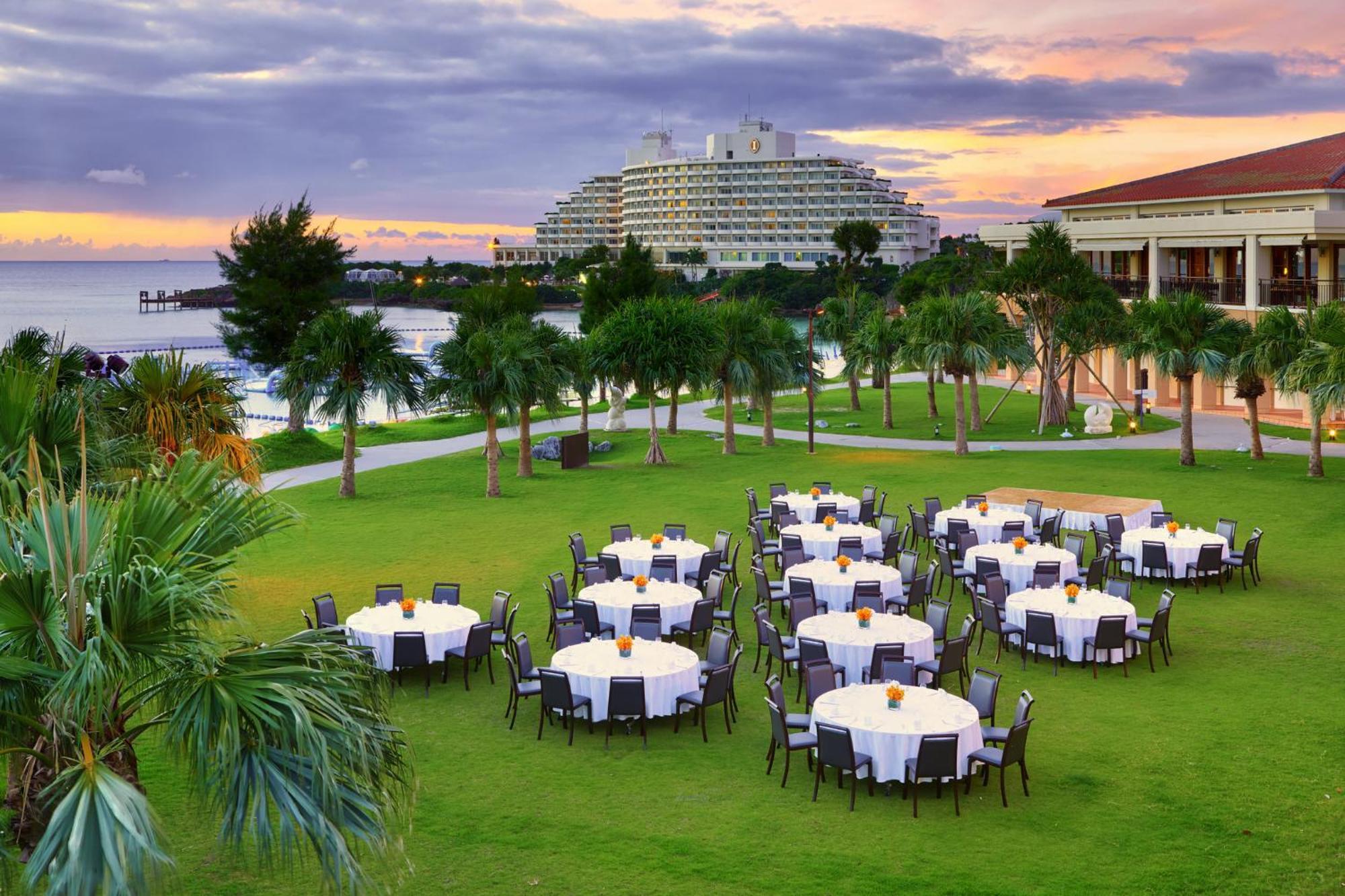Ana Intercontinental Manza Beach Resort By Ihg Onna Exterior photo