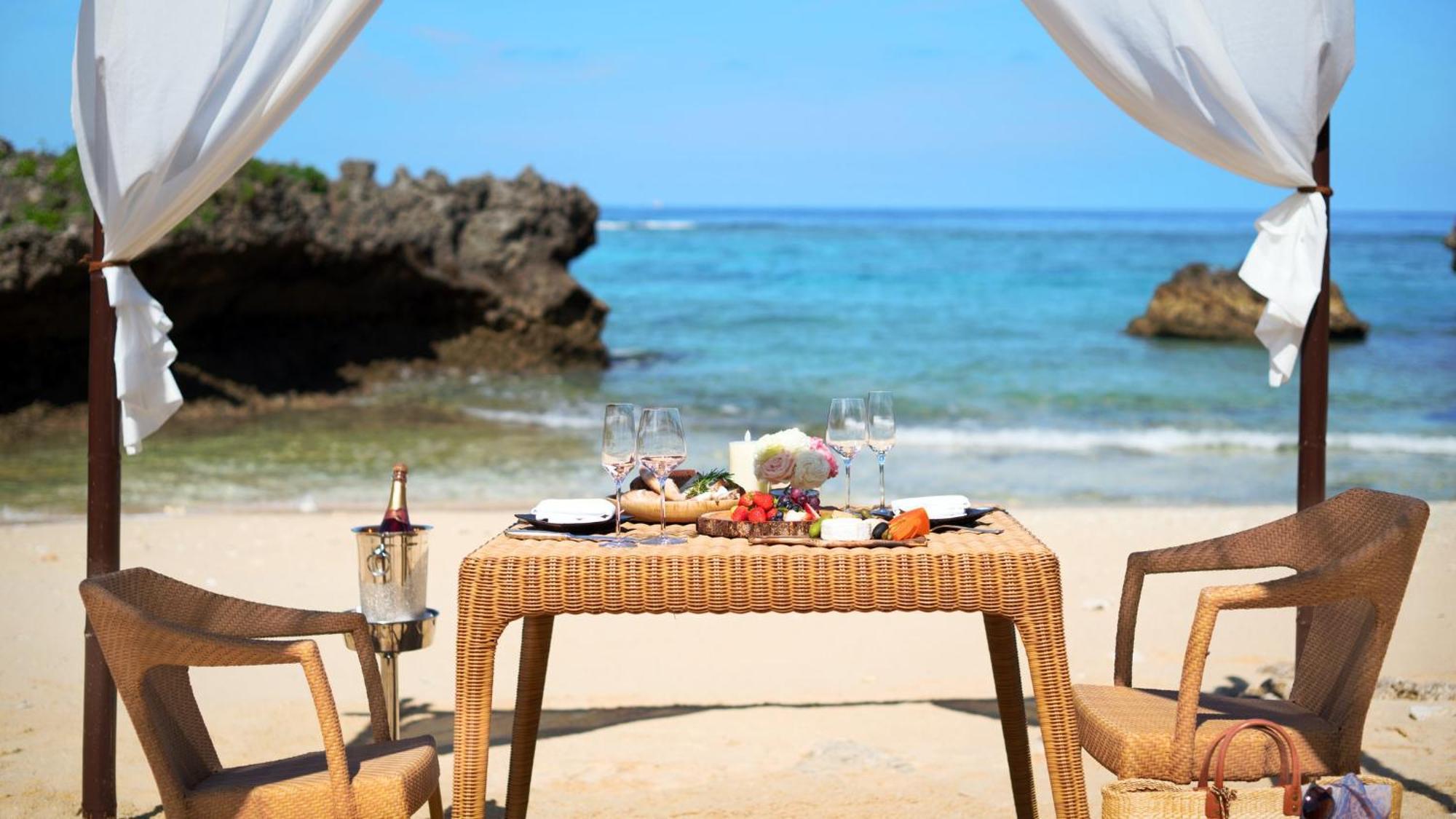 Ana Intercontinental Manza Beach Resort By Ihg Onna Exterior photo